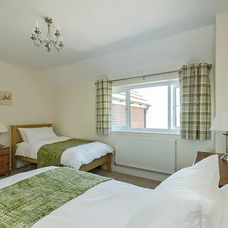 1 Lazenby * Danby Wiske